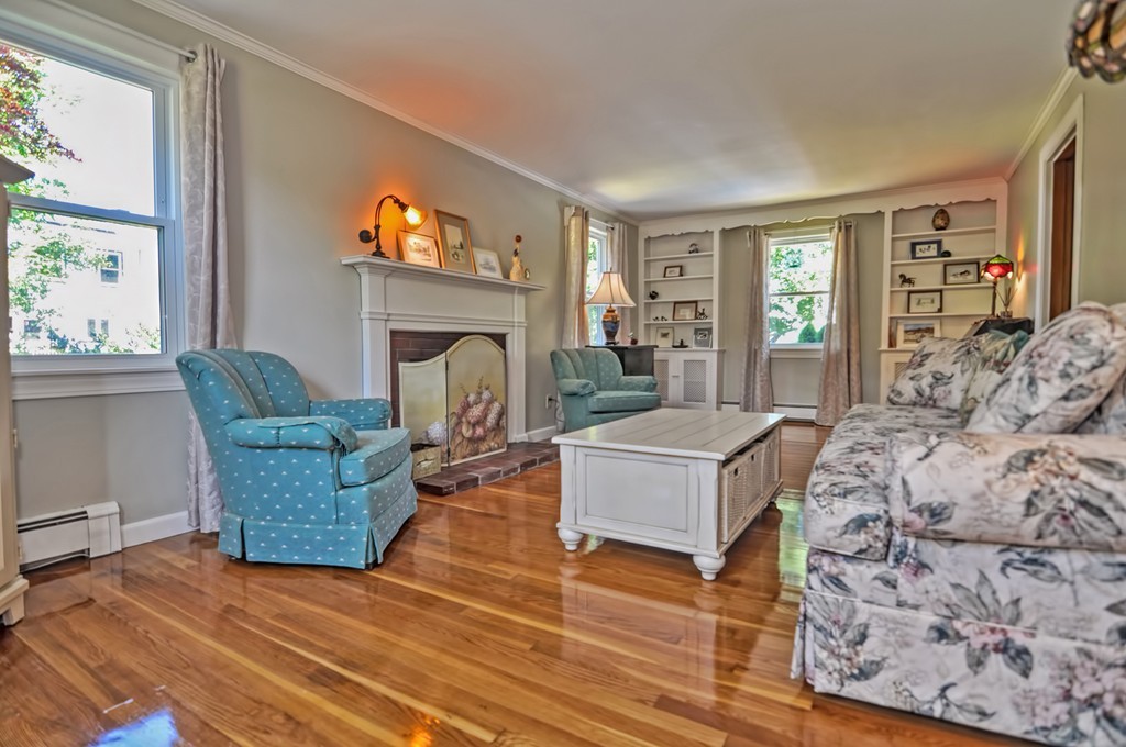 274 Common Street Walpole, MA 02081 - Photo 7 of 29 Gallery Image 7