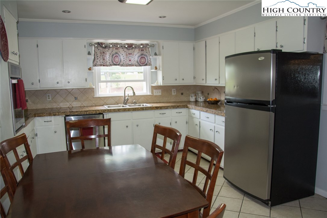 660 Ray Taylor Road West Jefferson, NC 28694 - Photo 12 of 24 Gallery Image 12