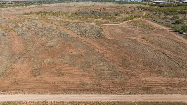 a view of a dry yard