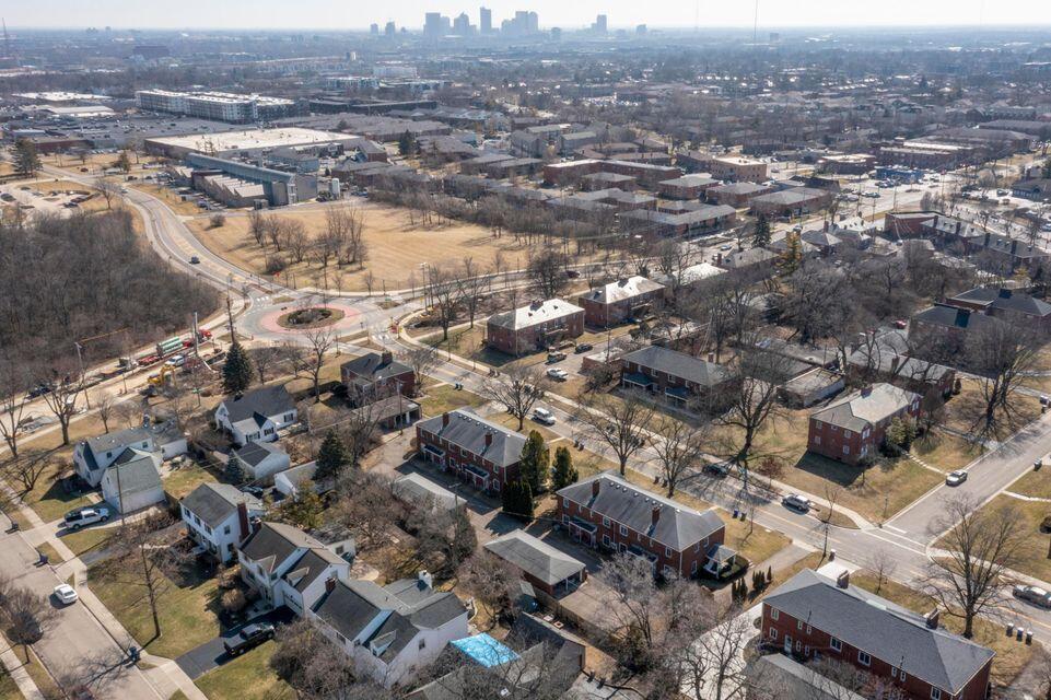 1532 Waltham Road Columbus, OH 43221 - Photo 8 of 16 20220309170921779650000000-o