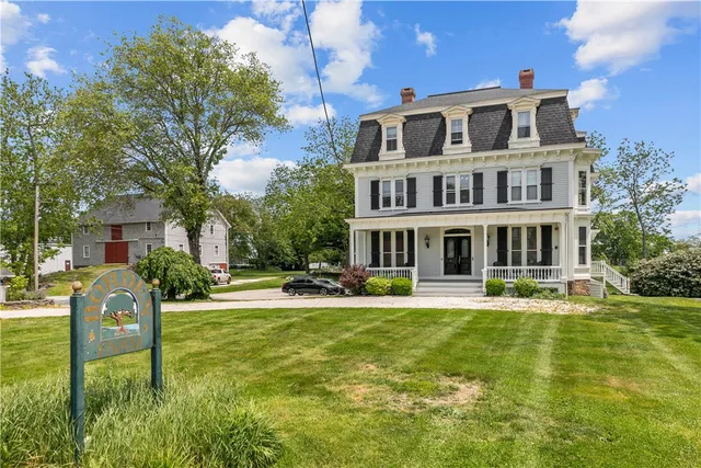 $299,000 | 2951 East Main Road, Unit 3, Portsmouth, RI 02871