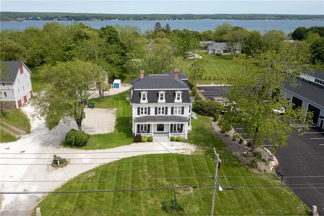 $299,000 | 2951 East Main Road, Unit 3, Portsmouth, RI 02871