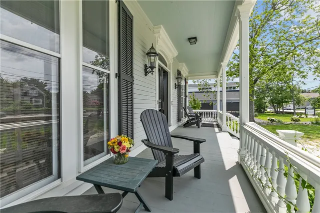 $299,000 | 2951 East Main Road, Unit 3, Portsmouth, RI 02871