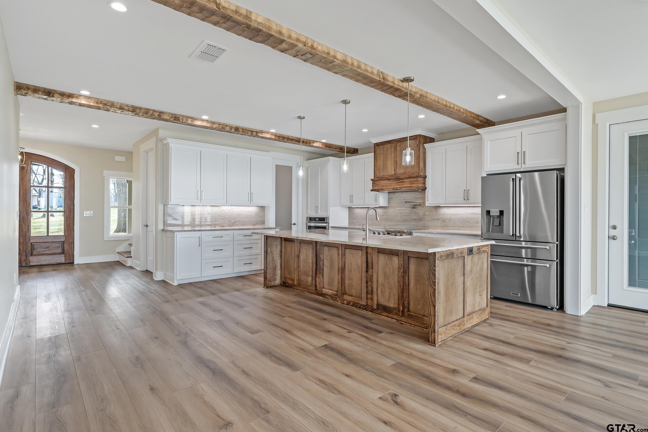22107 Blue Water Road Chandler, TX 75758 - Photo 8 of 37