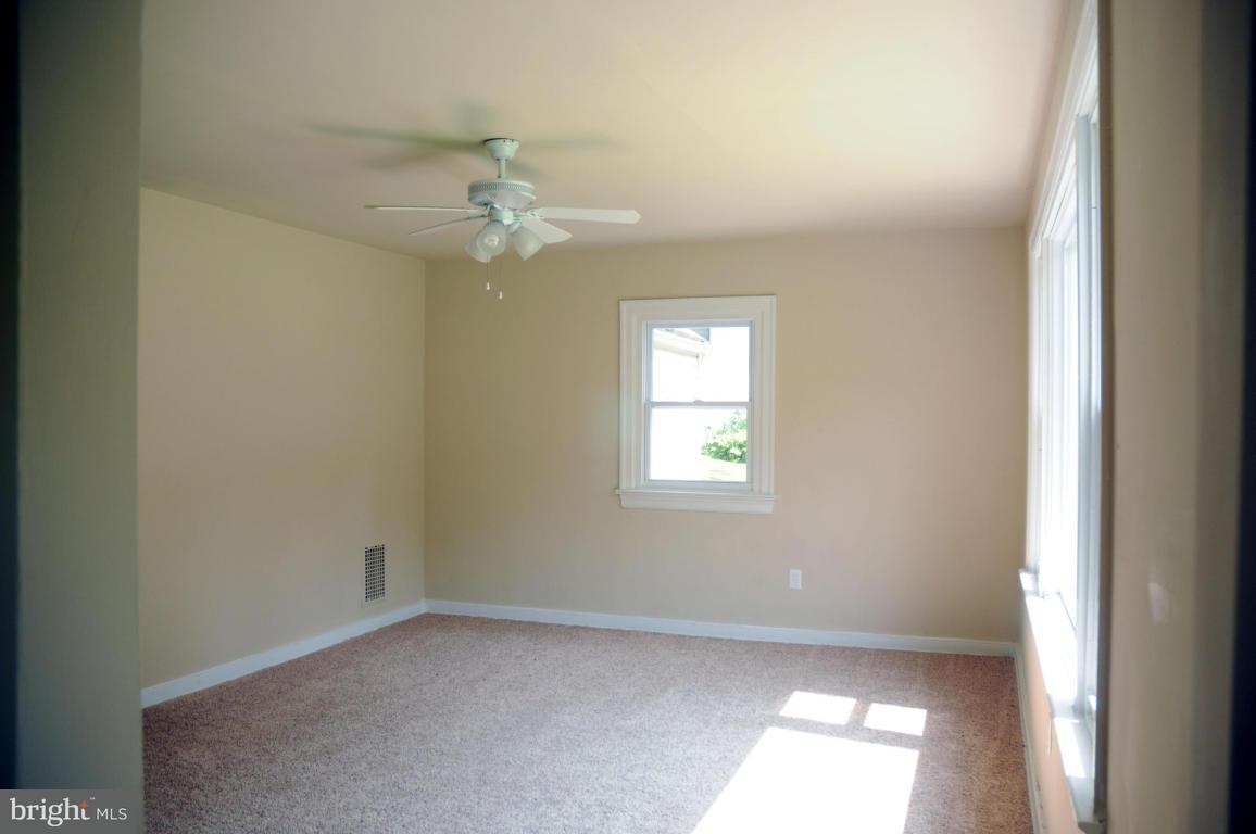 1669 Wabank Road Lancaster, PA 17603 - Photo 8 of 24 Gallery Image 8