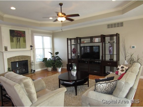 1409 Lake Pointe Court Springfield, IL 62712 - Photo 3 of 23