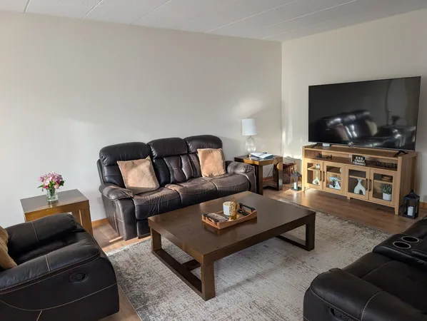 $2,650 | 16641 Liberty Circle, Unit 2S, Orland Park, IL 60467