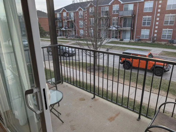 $2,650 | 16641 Liberty Circle, Unit 2S, Orland Park, IL 60467