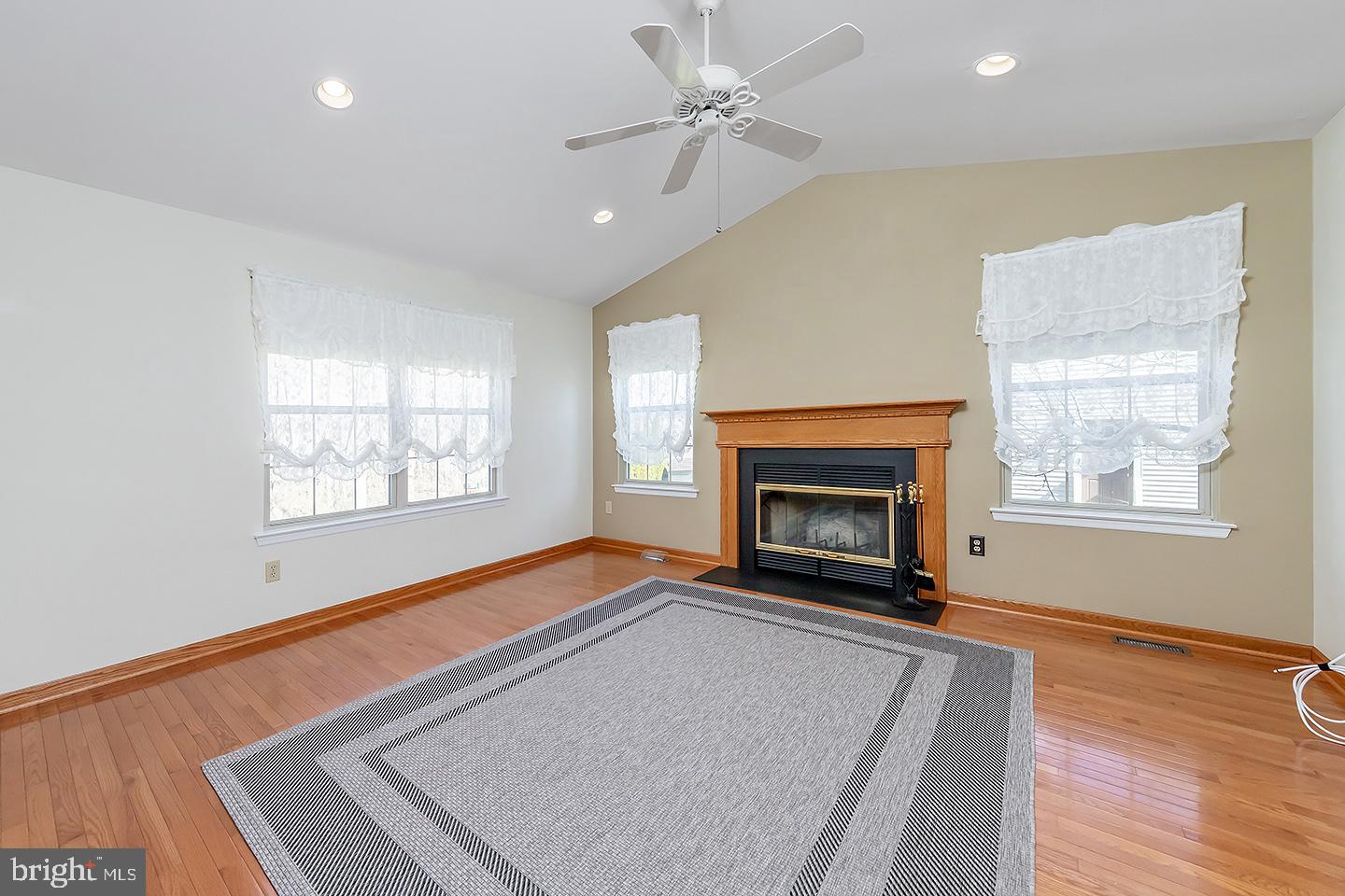 30 Springcress Drive Delran, NJ 08075 - Photo 11 of 32 Family Room