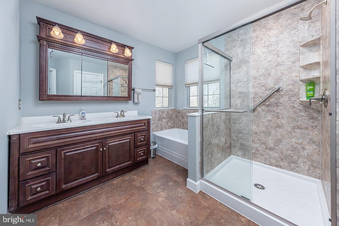 30 Springcress Drive Delran, NJ 08075 - Photo 16 of 32 Primary Bathroom