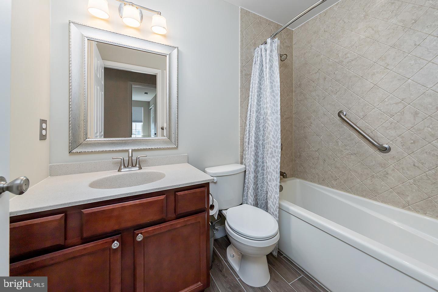 30 Springcress Drive Delran, NJ 08075 - Photo 18 of 32 Full Guest Bath