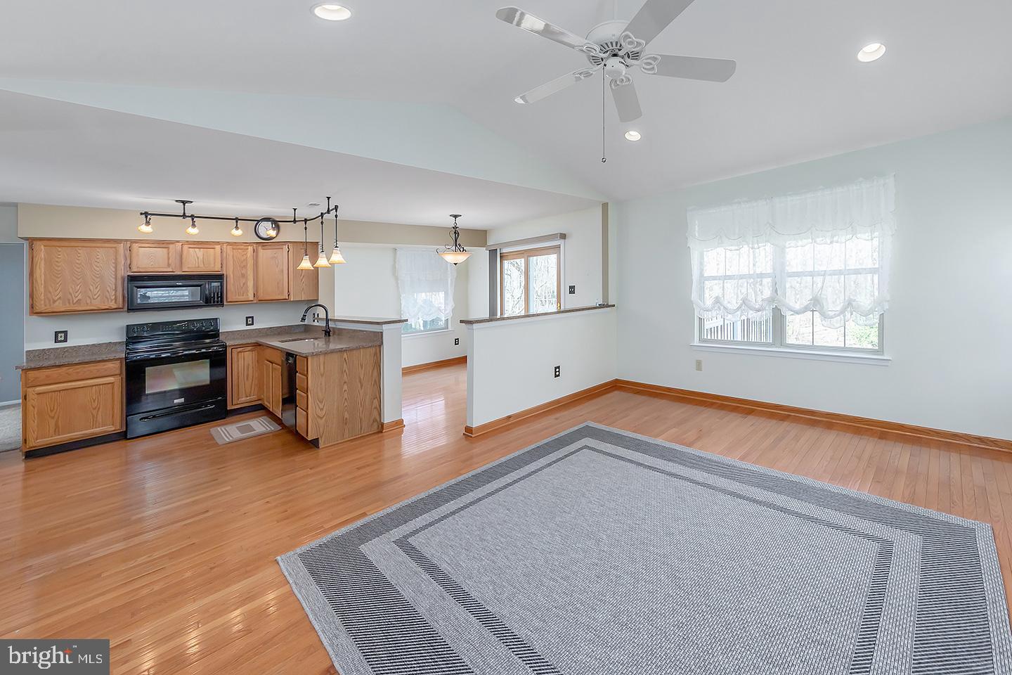 30 Springcress Drive Delran, NJ 08075 - Photo 10 of 32 Family Room