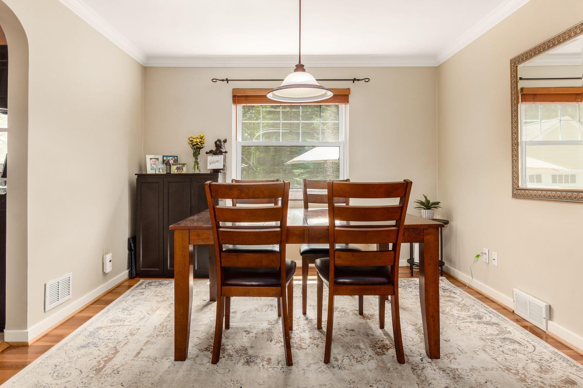 2008 Edgemont Road North Columbus, OH 43212 - Photo 12 of 60 Dining Room
