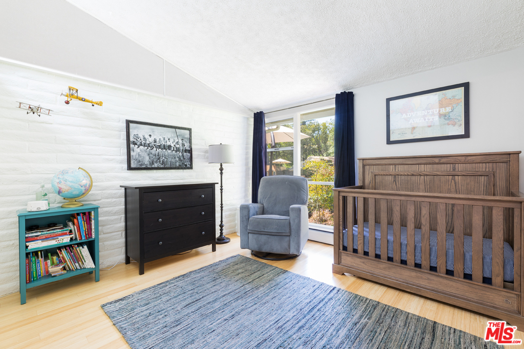 2135 Roscomare Road Los Angeles, CA 90077 - Photo 15 of 21 Gallery Image 15
