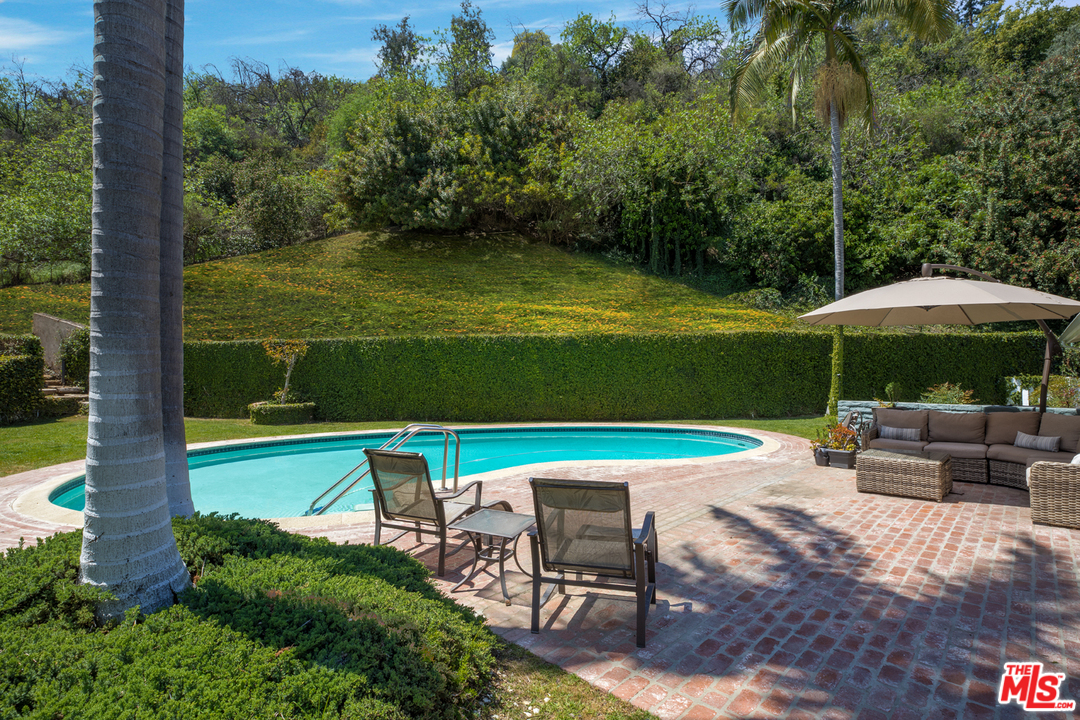 2135 Roscomare Road Los Angeles, CA 90077 - Photo 16 of 21 Gallery Image 16