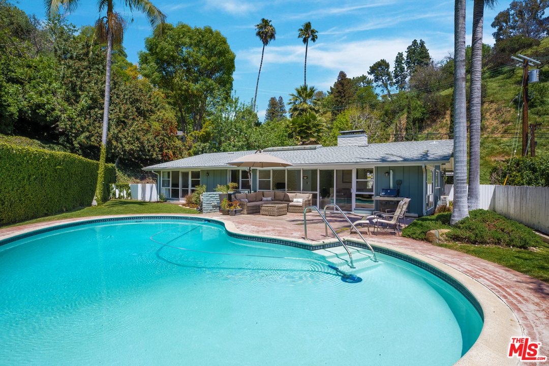 2135 Roscomare Road Los Angeles, CA 90077 - Photo 18 of 21 Gallery Image 18