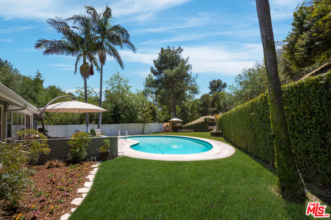 2135 Roscomare Road Los Angeles, CA 90077 - Photo 3 of 21 Gallery Image 3