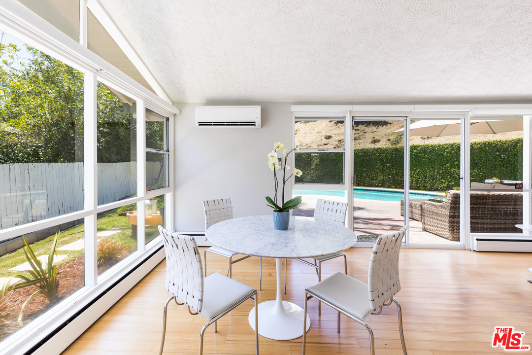 2135 Roscomare Road Los Angeles, CA 90077 - Photo 8 of 21 Gallery Image 8