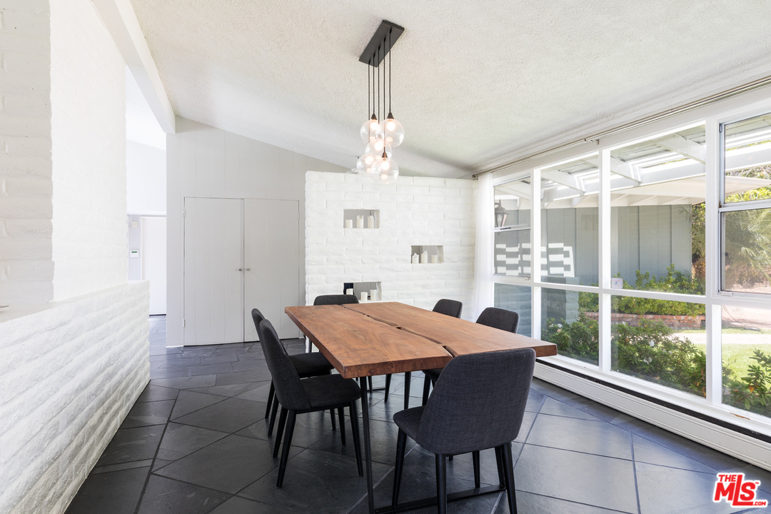 2135 Roscomare Road Los Angeles, CA 90077 - Photo 9 of 21 Gallery Image 9