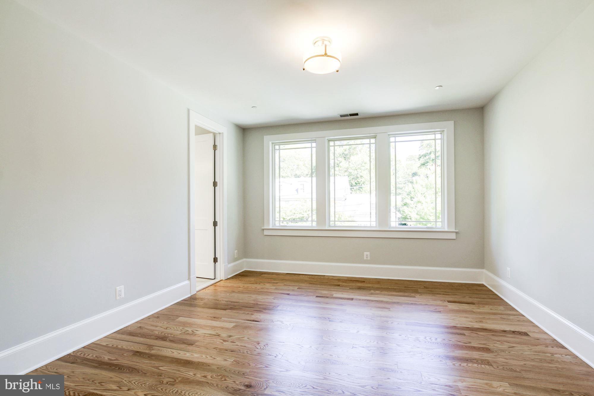 7834 Aberdeen Road Bethesda, MD 20814 - Photo 30 of 57 Bedroom 3 on front of house (13'x16')