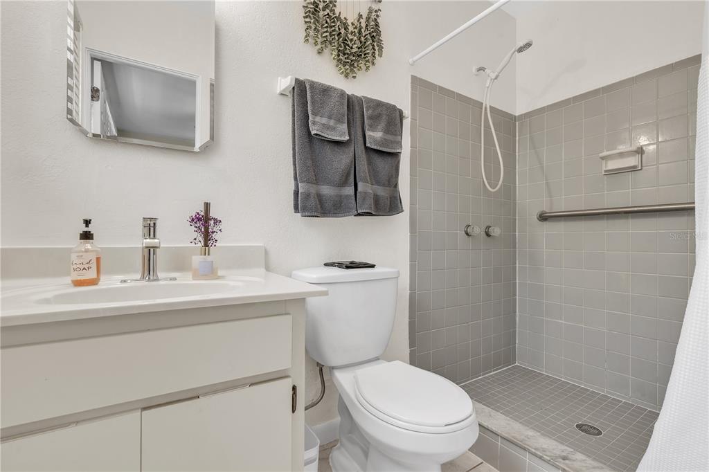 4501 Bray Road Tampa, FL 33634 - Photo 15 of 41