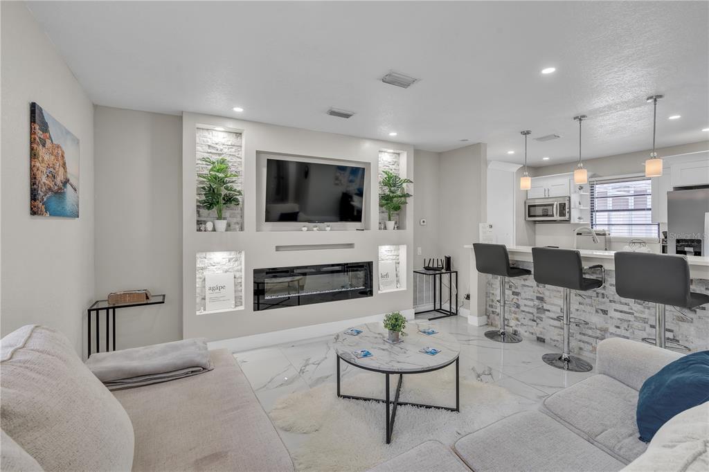 4501 Bray Road Tampa, FL 33634 - Photo 8 of 41