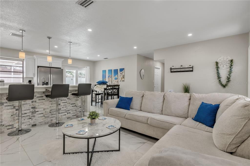 4501 Bray Road Tampa, FL 33634 - Photo 10 of 41