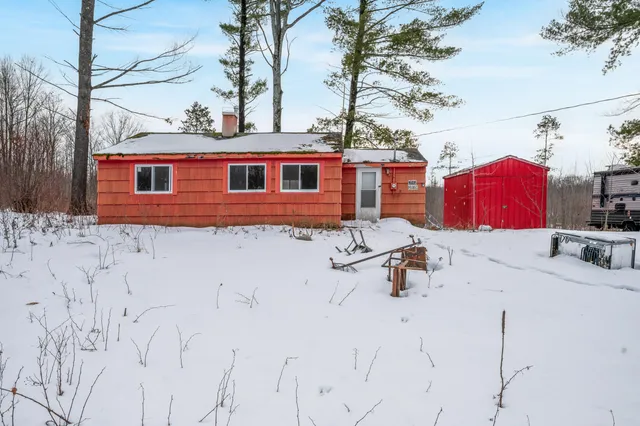 $218,000 | 16107 12 Mile Road, Leroy, MI 49655