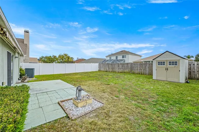 a view of outdoor space yard and balcony