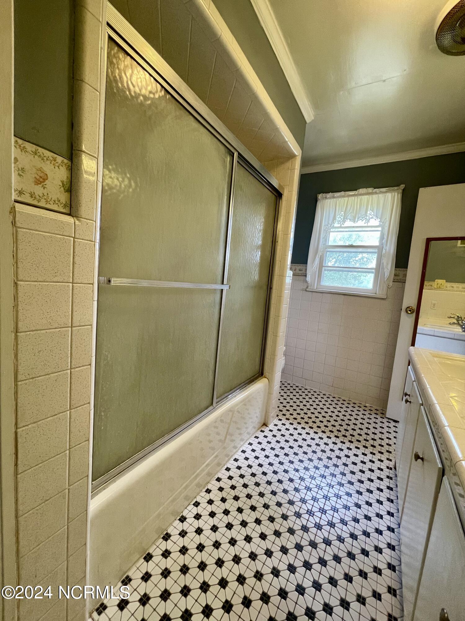 1222 Meadow Branch Road Williamston, NC 27892 - Photo 32 of 39 Bathroom