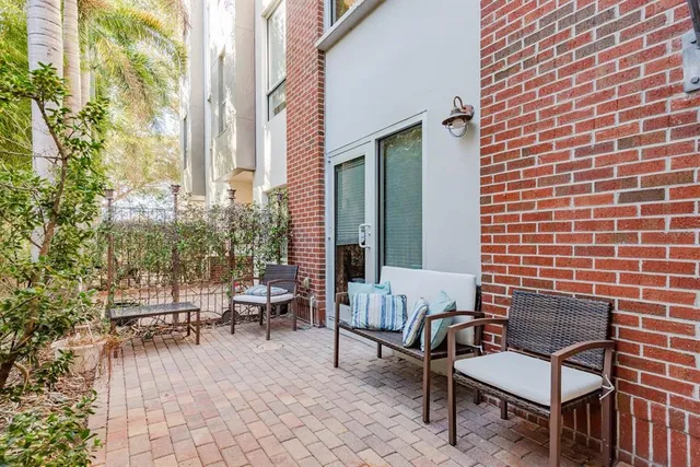 $850,000 | 325 5th Avenue South, Unit 6, St. Petersburg, FL 33701