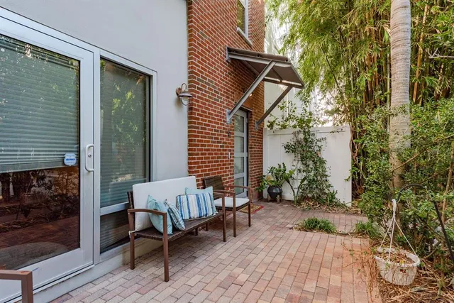 $850,000 | 325 5th Avenue South, Unit 6, St. Petersburg, FL 33701