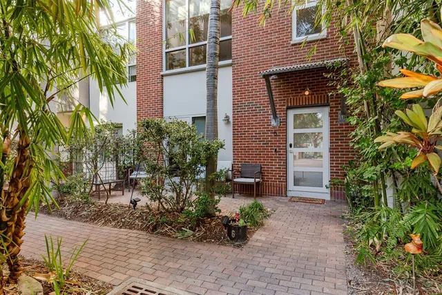 $850,000 | 325 5th Avenue South, Unit 6, St. Petersburg, FL 33701