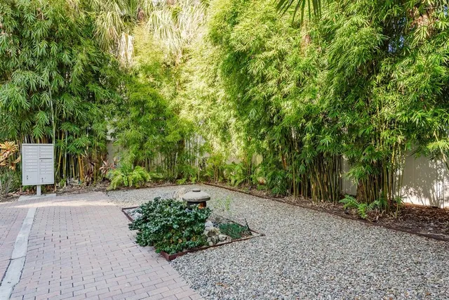 $850,000 | 325 5th Avenue South, Unit 6, St. Petersburg, FL 33701