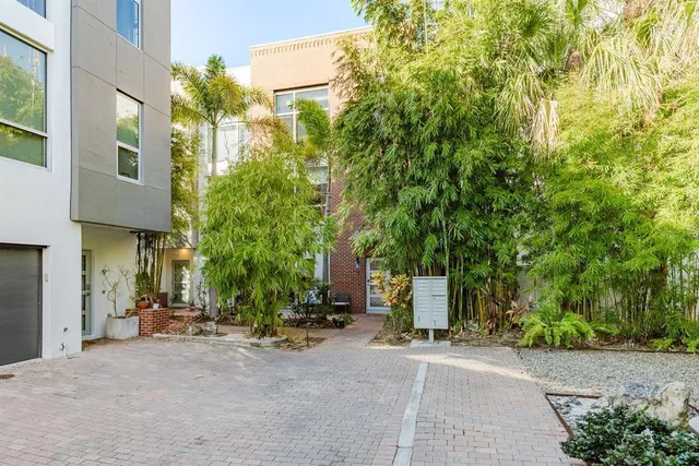 $850,000 | 325 5th Avenue South, Unit 6, St. Petersburg, FL 33701