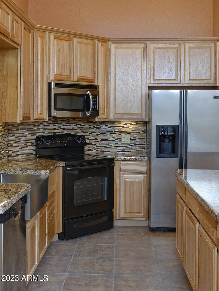 2725 West Irvine Road Phoenix, AZ 85086 - Photo 13 of 33 Kitchen