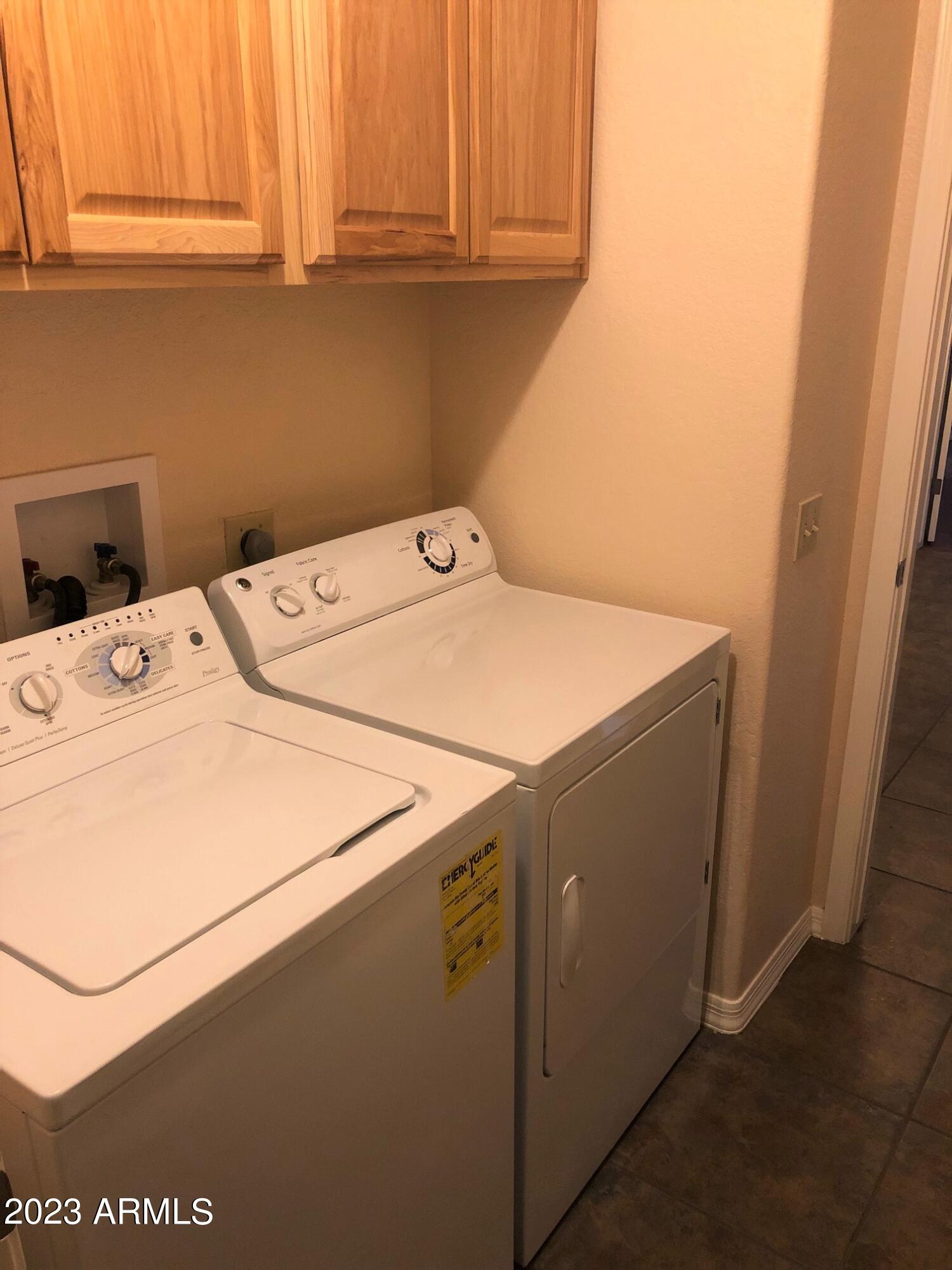 2725 West Irvine Road Phoenix, AZ 85086 - Photo 21 of 33 Laundry