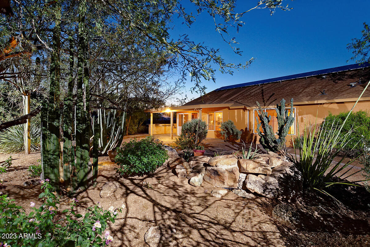 2725 West Irvine Road Phoenix, AZ 85086 - Photo 22 of 33 Back view