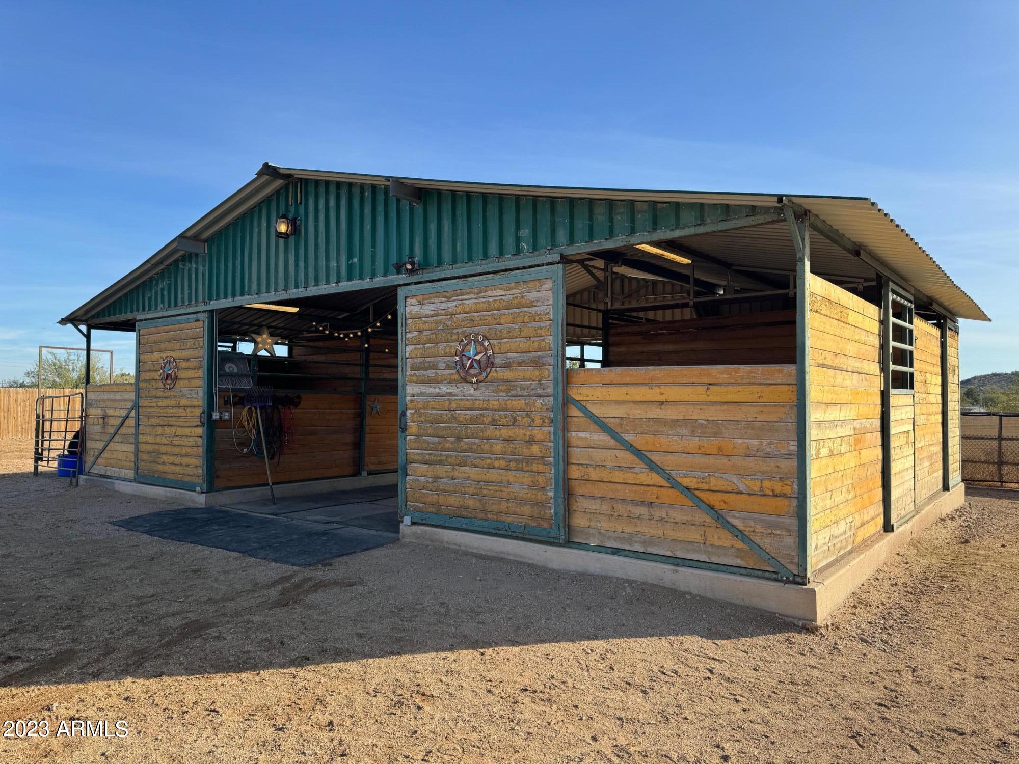 2725 West Irvine Road Phoenix, AZ 85086 - Photo 27 of 33 Barn