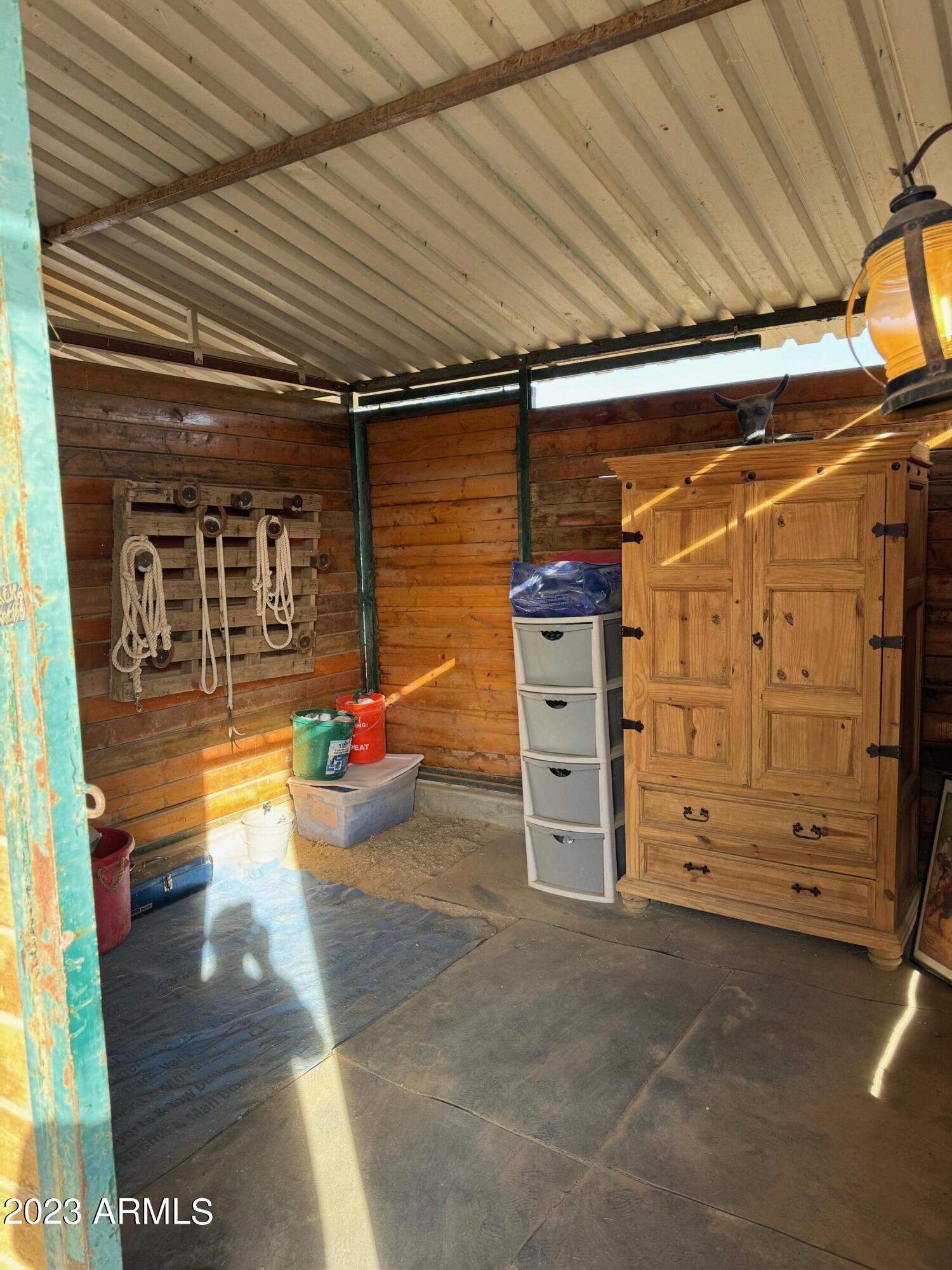 2725 West Irvine Road Phoenix, AZ 85086 - Photo 30 of 33 Tack room