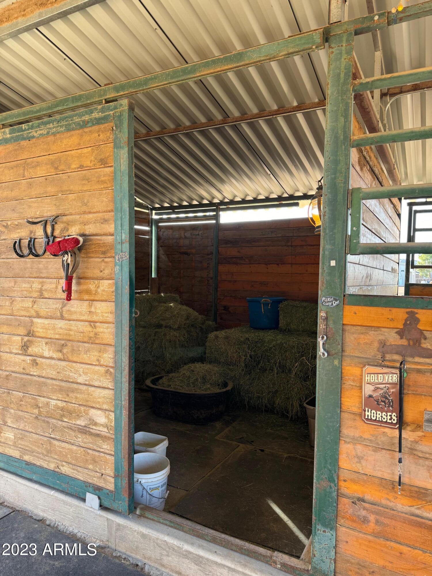2725 West Irvine Road Phoenix, AZ 85086 - Photo 31 of 33 Feed room