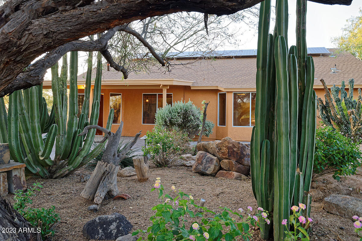 2725 West Irvine Road Phoenix, AZ 85086 - Photo 8 of 33 Back view