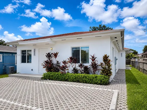 $3,300 | 3027 Northwest 23rd Avenue, Unit 2, Miami, FL 33142