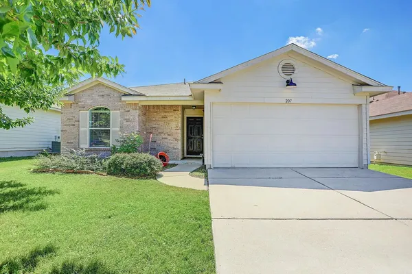 $1,800 | 207 Tolcarne Drive, Hutto, TX 78634