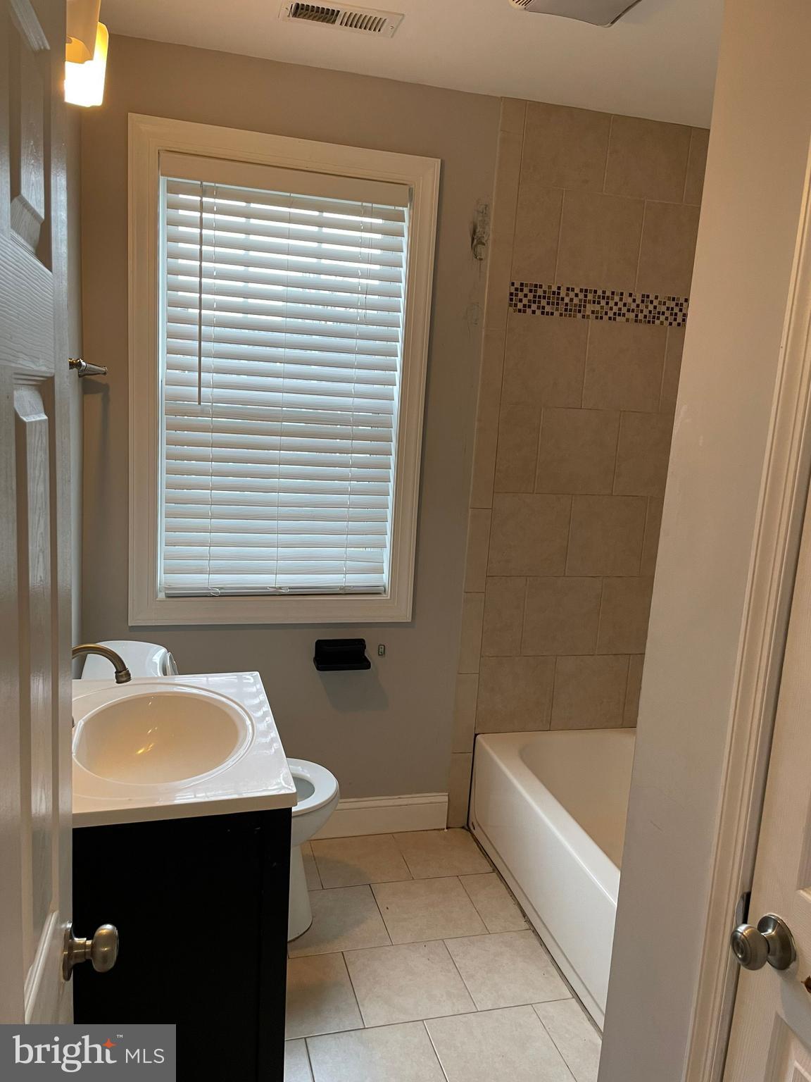 1639 Ralworth Road Baltimore, MD 21218 - Photo 11 of 23 Main Bath