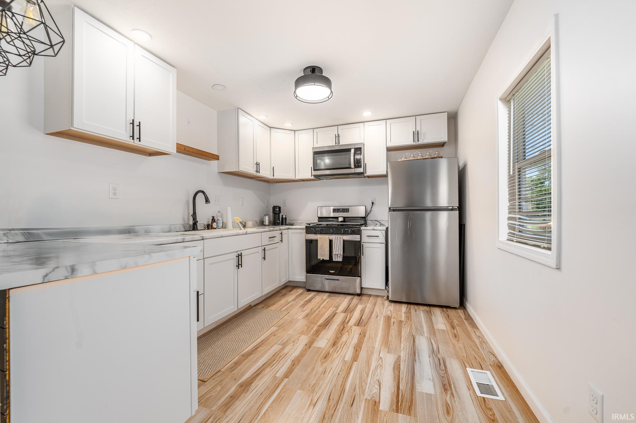 1015 South Main Street Dunkirk, IN 47336 - Photo 12 of 19