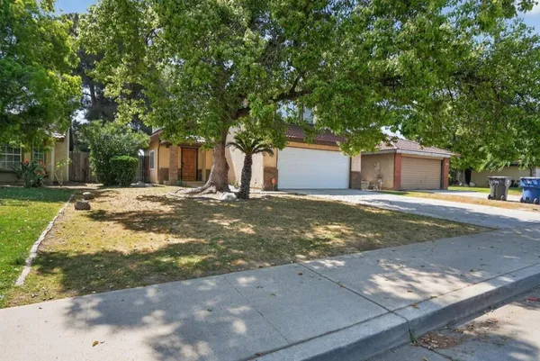 $2,295 | 4505 Gardenwood Lane, Bakersfield, CA 93309