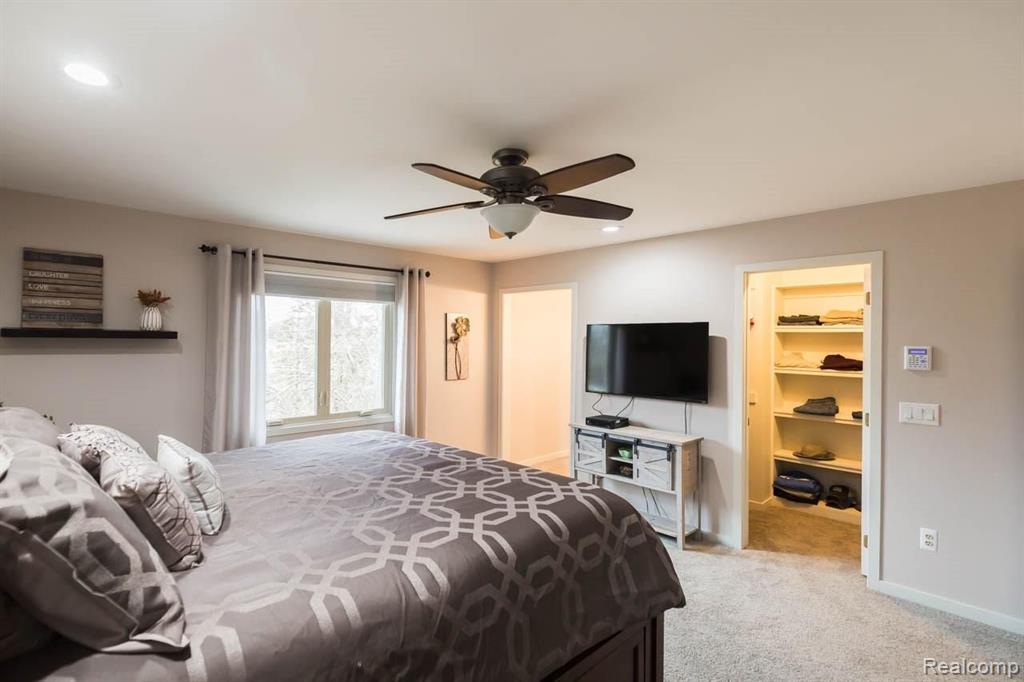 37291 Chesapeake Road Farmington Hills, MI 48335 - Photo 22 of 45