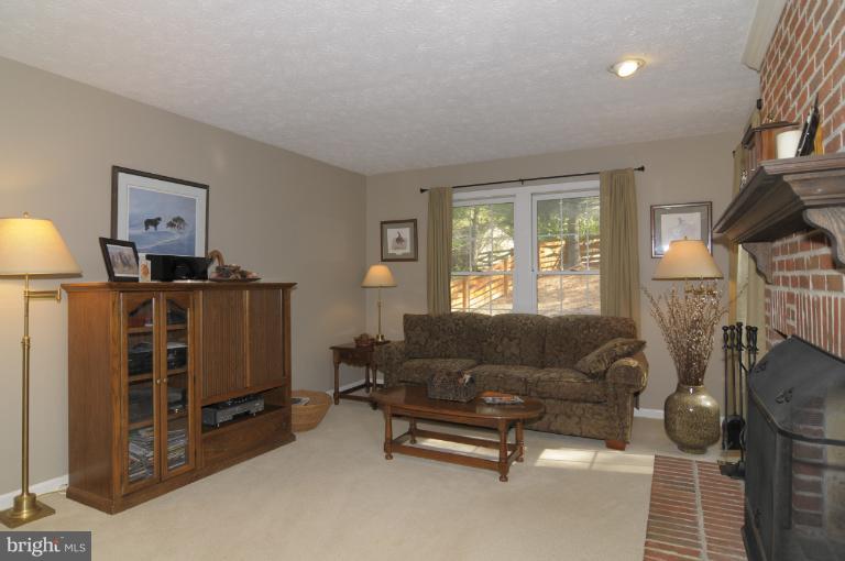10400 Stansfield Road Laurel, MD 20723 - Photo 14 of 25 Family Room