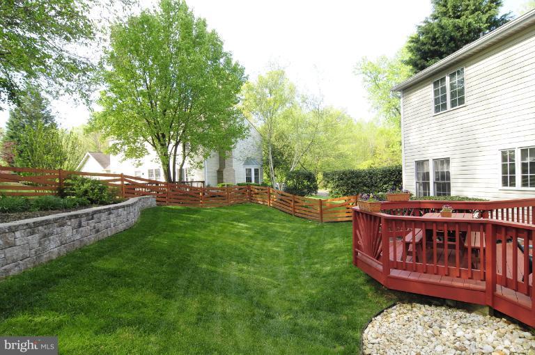 10400 Stansfield Road Laurel, MD 20723 - Photo 3 of 25 Expansive Yard